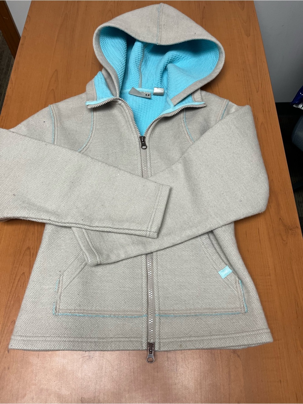 Eastern Mountain Sports Hooded Zip Jacket in Light Beige with Aqua Lining small